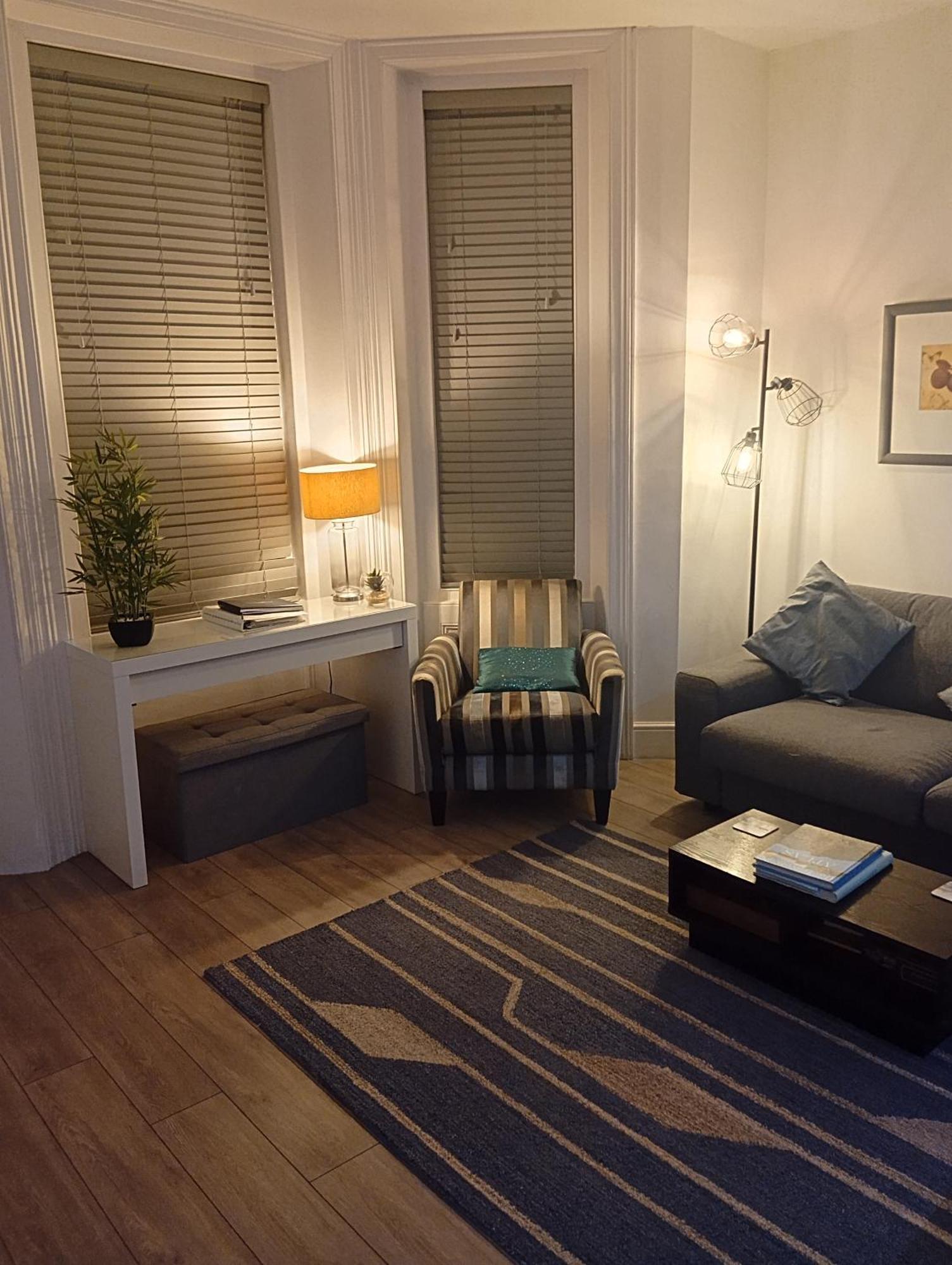 Stylish Apartment In Victorian Conversion Free Parking & Private Patio Close To Beach Town Centre & Bic Bournemouth Exterior photo