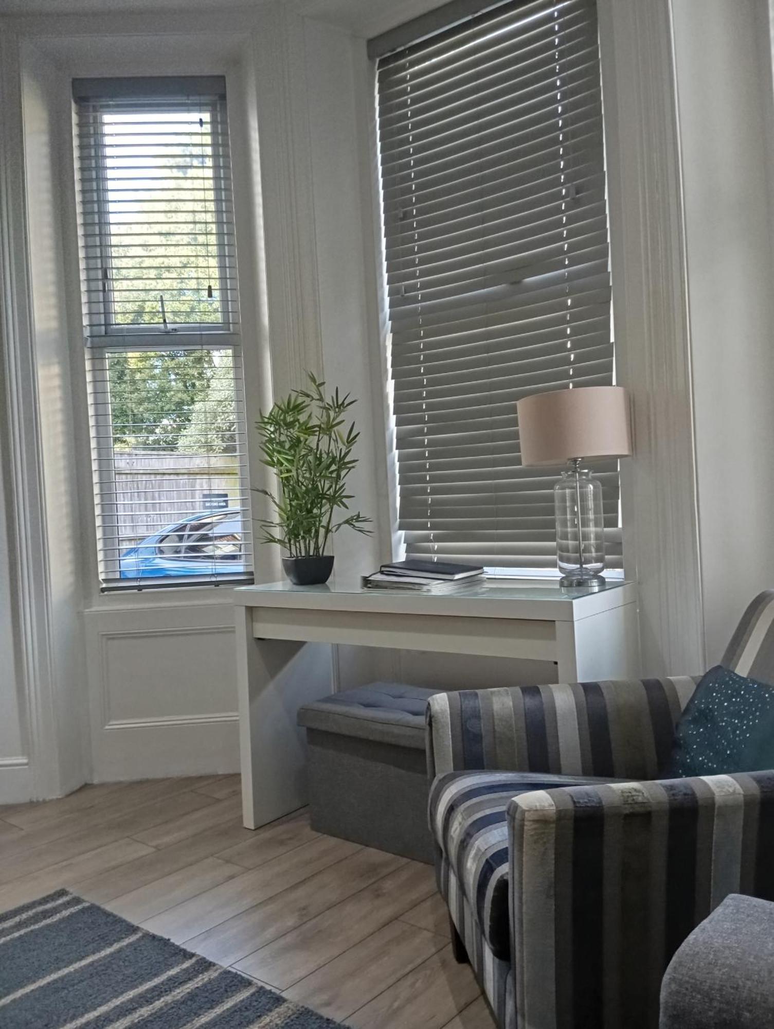 Stylish Apartment In Victorian Conversion Free Parking & Private Patio Close To Beach Town Centre & Bic Bournemouth Exterior photo