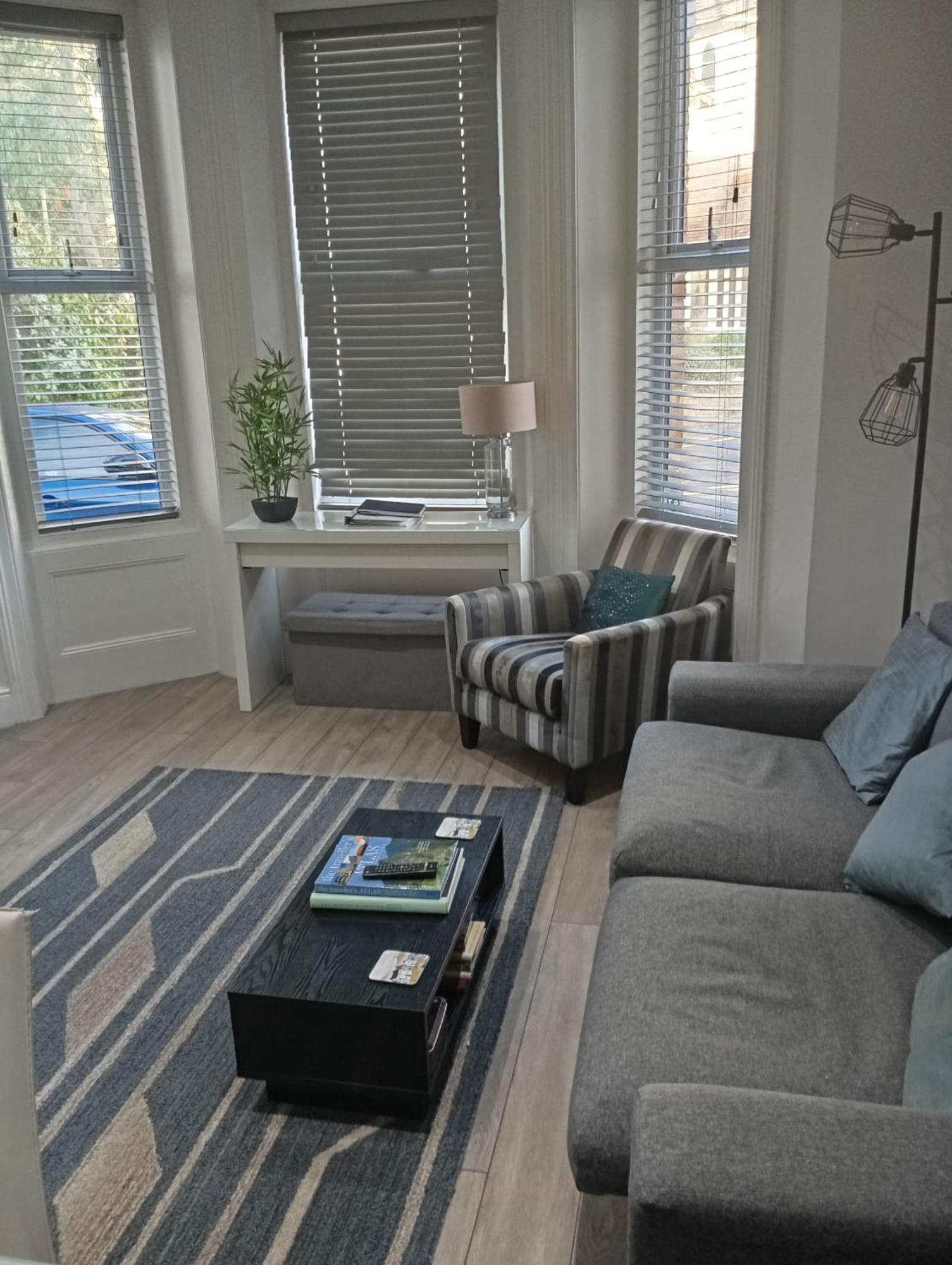 Stylish Apartment In Victorian Conversion Free Parking & Private Patio Close To Beach Town Centre & Bic Bournemouth Exterior photo