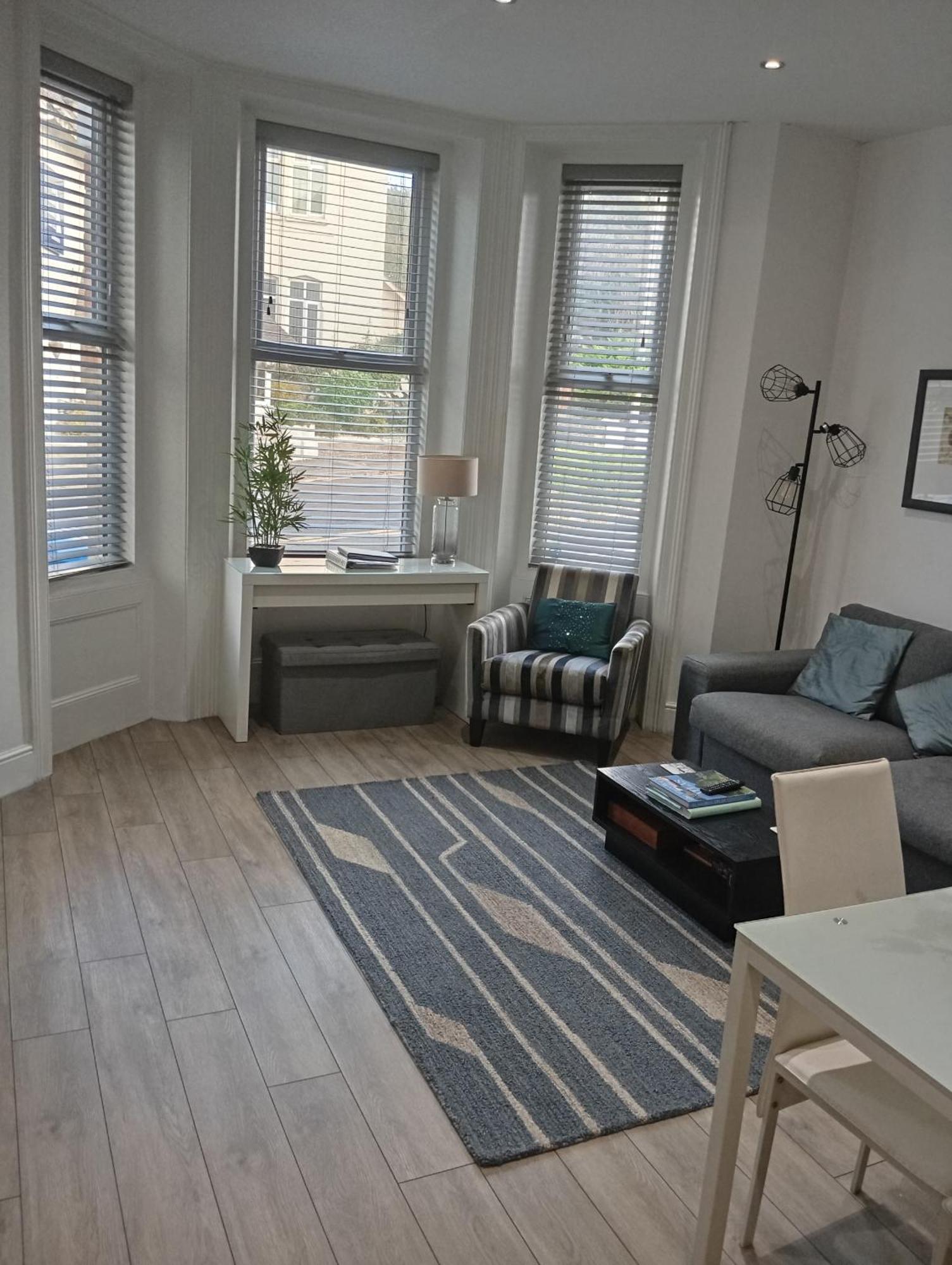 Stylish Apartment In Victorian Conversion Free Parking & Private Patio Close To Beach Town Centre & Bic Bournemouth Exterior photo
